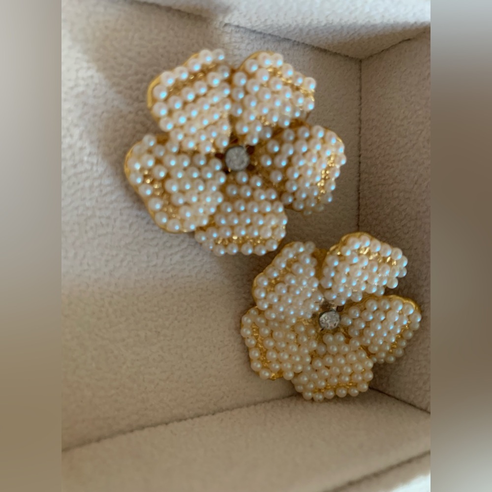 Pretty seed pearl earrings!